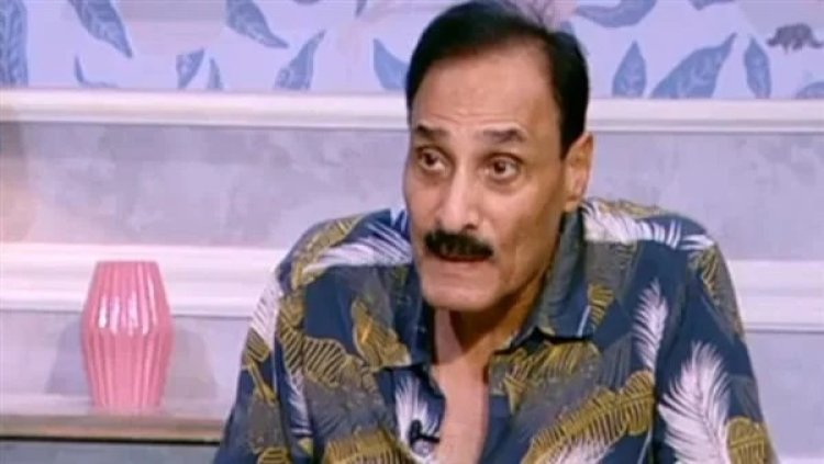 فتحي سعد: أشرف زكي بيفرض على شركات الإنتاج تشغلنا.. الفنان لما بيكبر عندنا بيموت