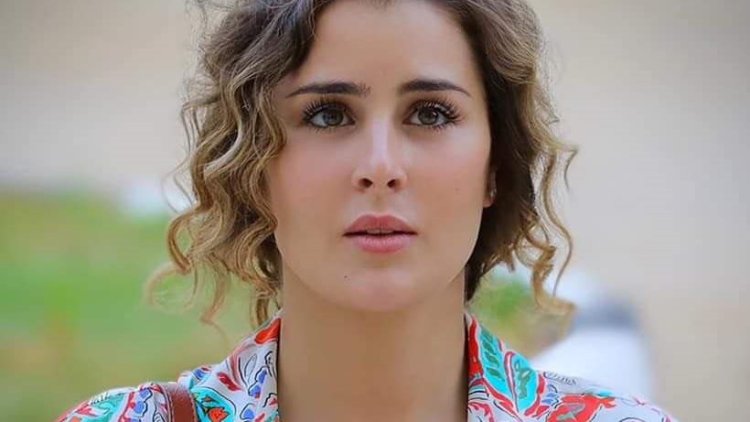 عائشة بن أحمد تُفاجئ جمهورها بإصابة في قدمها