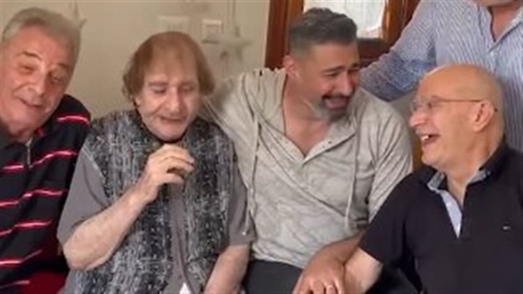 ياسر جلال ومحمود حميدة يزوران محيي إسماعيل في دار كبار الفنانين