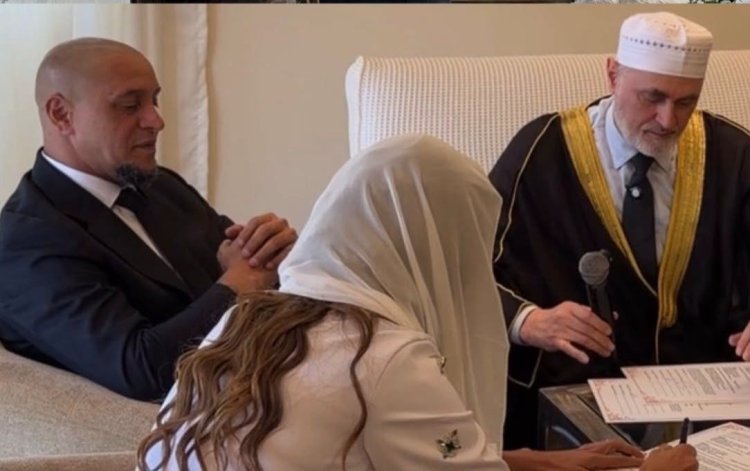 بعد زواجه على الطريقة الإسلامية.. سياسي تركي: روبرتو كارلوس اعتنق الإسلام