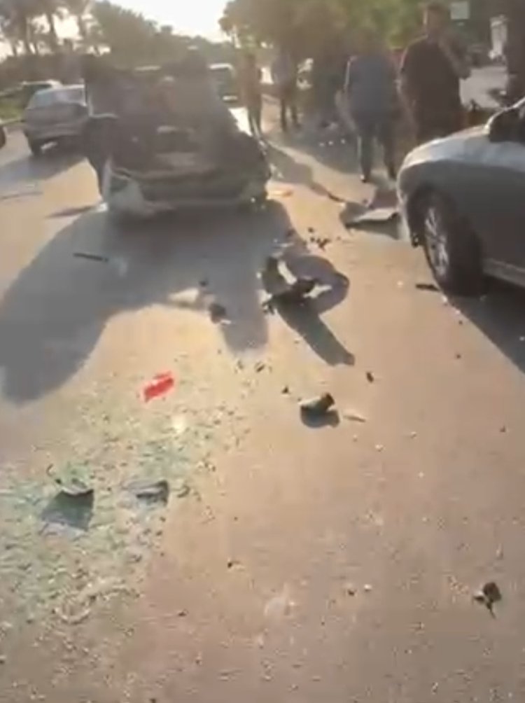 تصادم سيارتين وانقلاب إحداهما بالتجمع الأول 