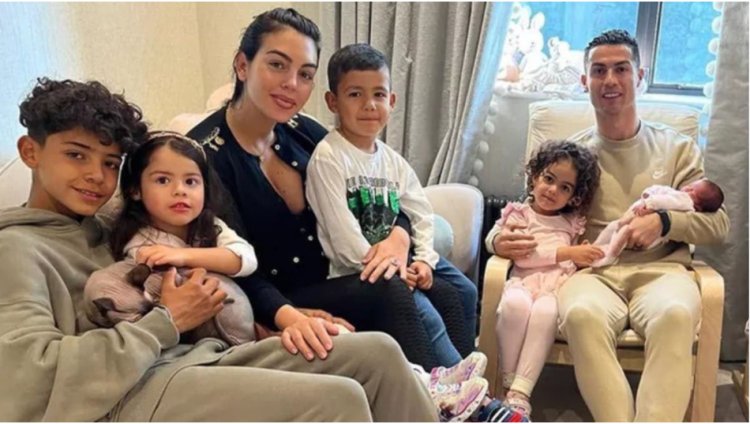 بعد زواجها من كريستيانو.. جورجينا رودريجيز تصبح رسميًا والدة لأبنائه الثلاثة