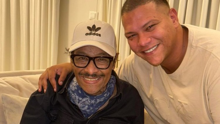 بصورة آخر عيد ميلاد له.. أحمد عبد الحميد ينعى والده: «هتفضل سيرتك حلوة في قلوب الناس»