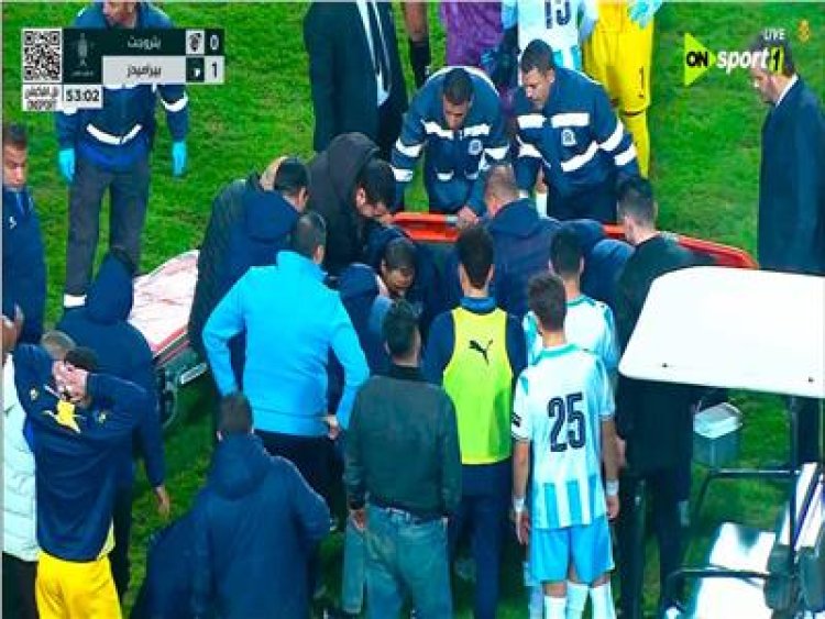سقط مغشيا عليه.. إصابة قوية للاعب بيراميدز ونقله بسيارة إسعاف