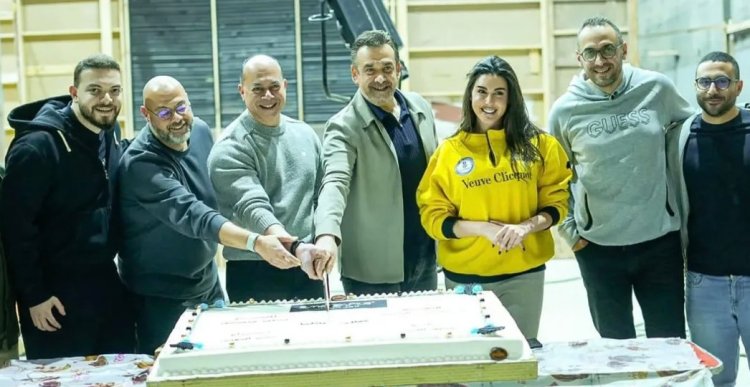 كريم عبد العزيز وياسمين صبري يحتفلان ببدء تصوير فيلم مطلوب عائليا