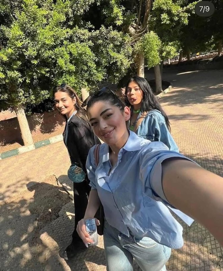 صور جديدة تجمع بين الشقيقتين ليلى وملك زاهر بعد تعافى الأخيرة من الوعكة الصحية