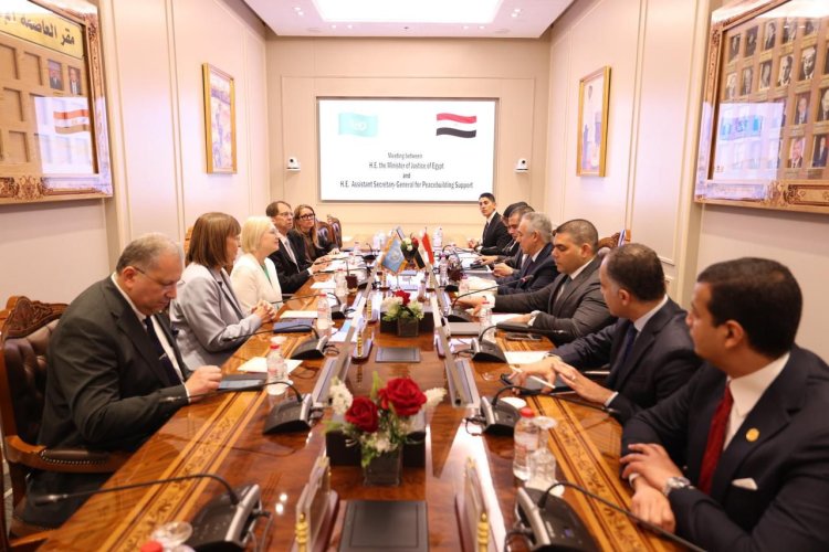 وزير العدل يبحث مع مساعد الأمين العام للأمم المتحدة لدعم بناء السلام سبل تعزيز التعاون في مجالات سيادة القانون