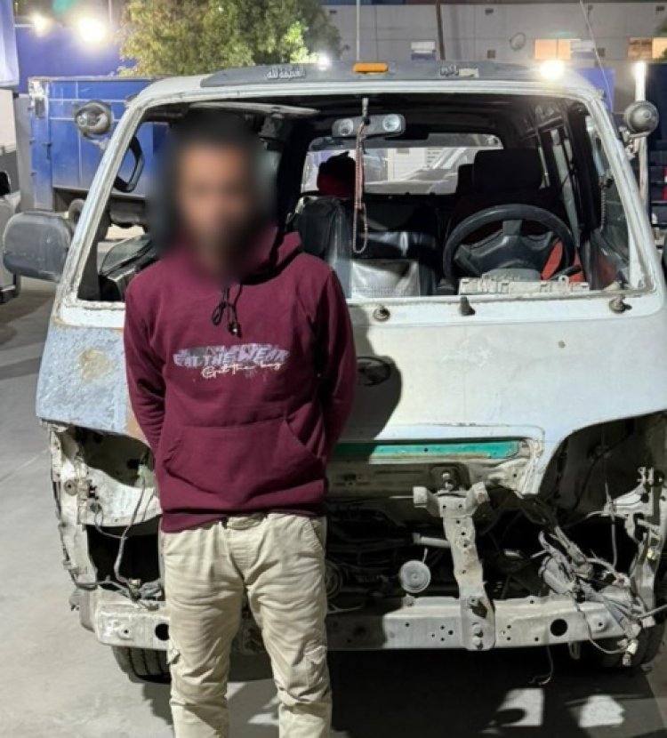 مصرع شخص دهسته سيارة ميكروباص أثناء عبوره الطريق بالبساتين 