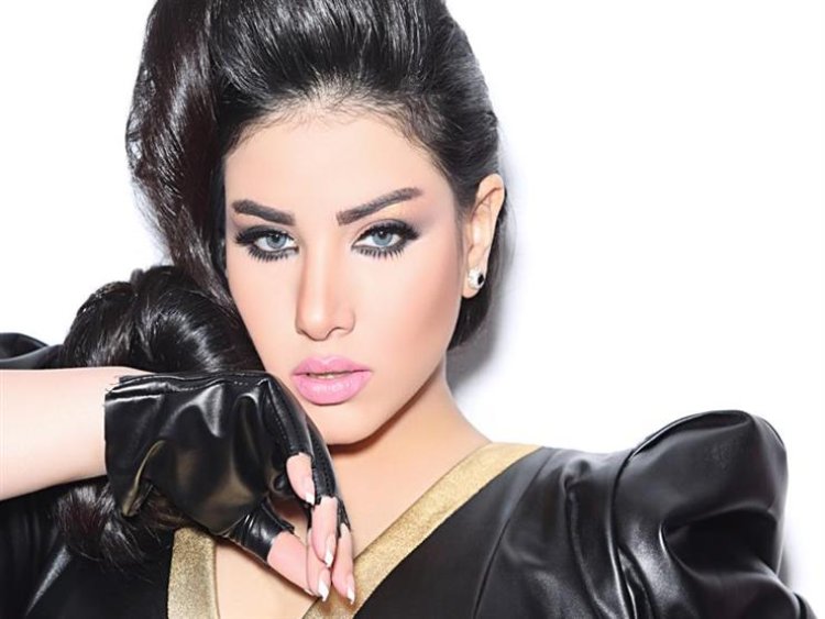 احتفال مروة نصر بعيد ميلادها في دبي من palazzoversace لتصوير أحدث كليباتها "أنا خايفة"