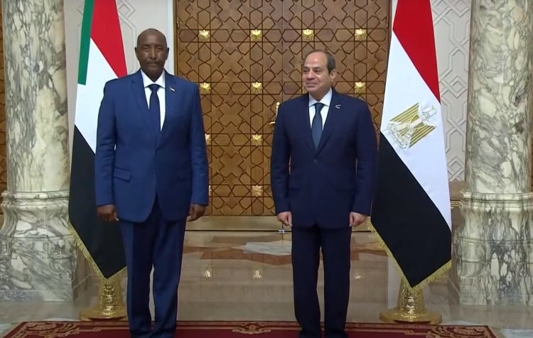 متحدث الرئاسة يكشف تفاصيل مباحثات الرئيس السيسي والبرهان لحل الأزمة السودانية