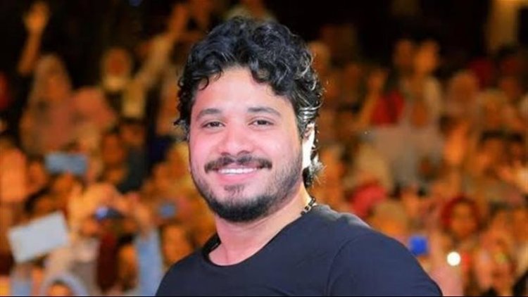 مصطفى حجاج يعتذر عن حفلات رأس السنة ويثير الجدل بمنشور غامض