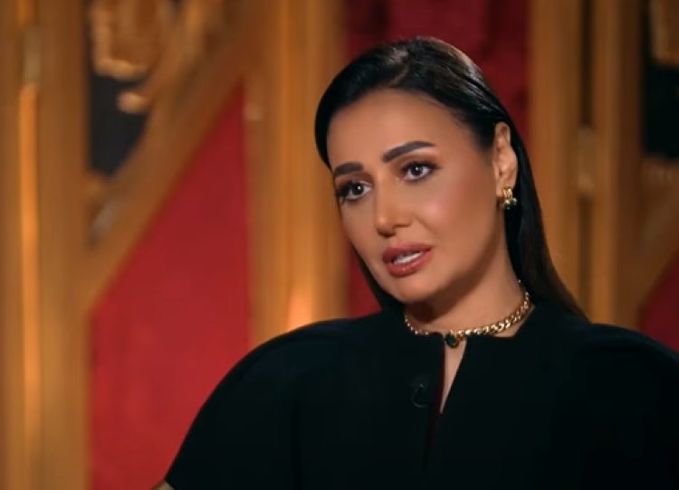 حلا شيحة: عمري ما قولت الفن حرام.. ومش لازم الأحضان الكتيرة