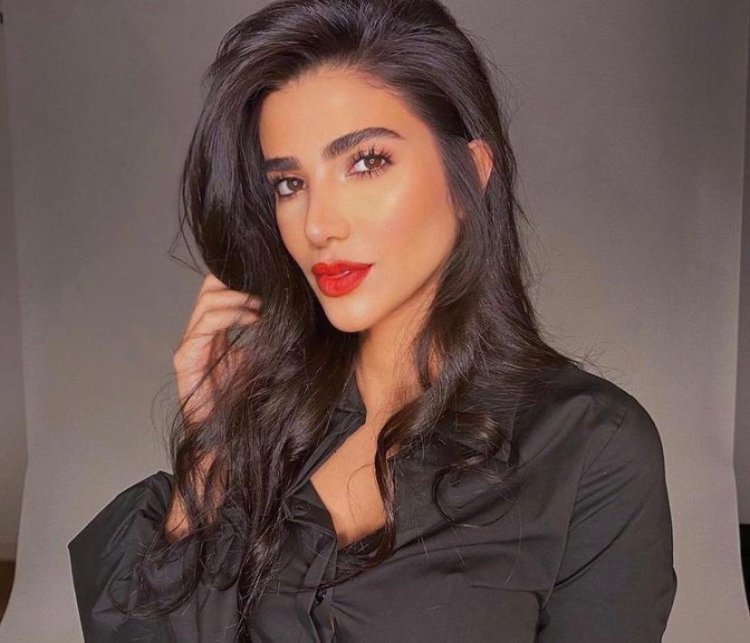 شاهد.. ريم سامي تتألق بإطلالة أنيقة في حفل عقد قرانها المميز