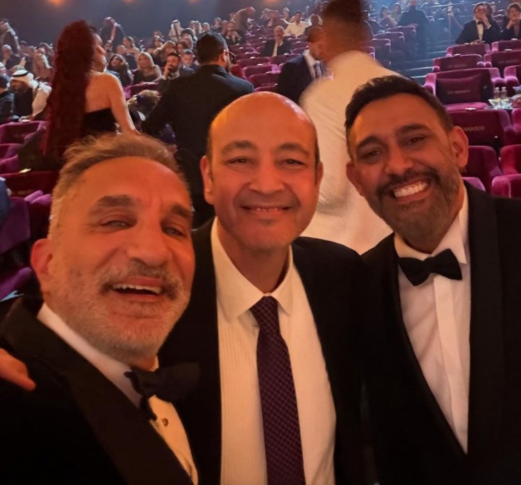 بعد سنوات من الخلاف.. لقاء يجمع باسم يوسف وعمرو أديب وعمرو مصطفى في Joy Awards 