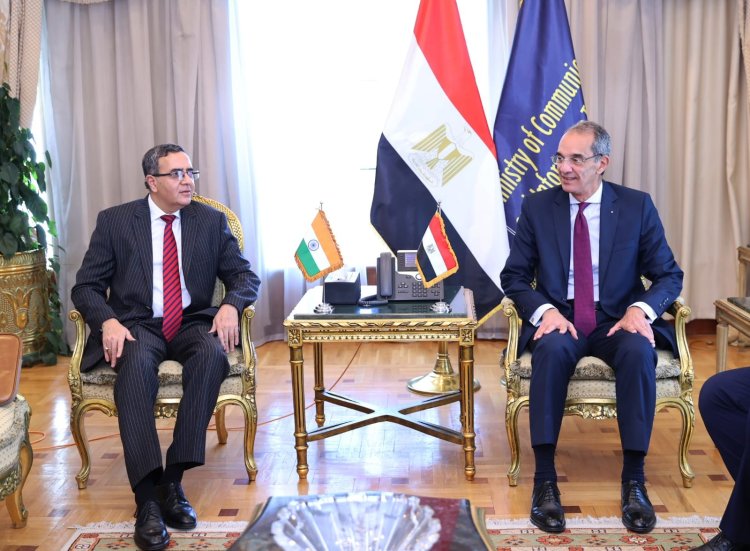 وزير الاتصالات يشهد مراسم توقيع مذكرة تفاهم بين معهد تكنولوجيا المعلومات والمعهد الوطني الهندي
