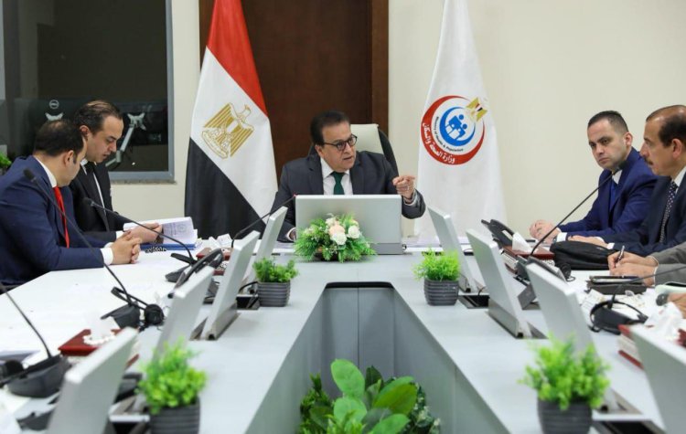 وزير الصحة يقعد اجتماعه الدوري لمناقشة خطة التأمين الطبي خلال الاحتفال بعيد الفطر