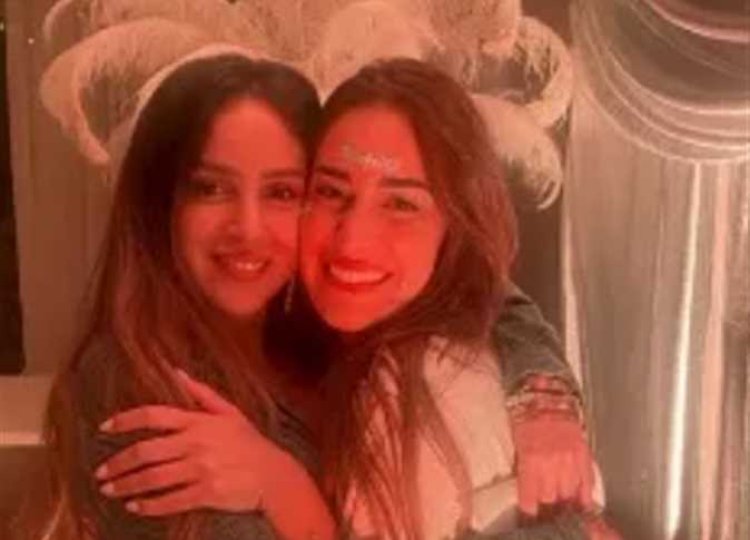 جميلة عوض تنشر أول صورة من «حنة» أمينة خليل قبل زفافها