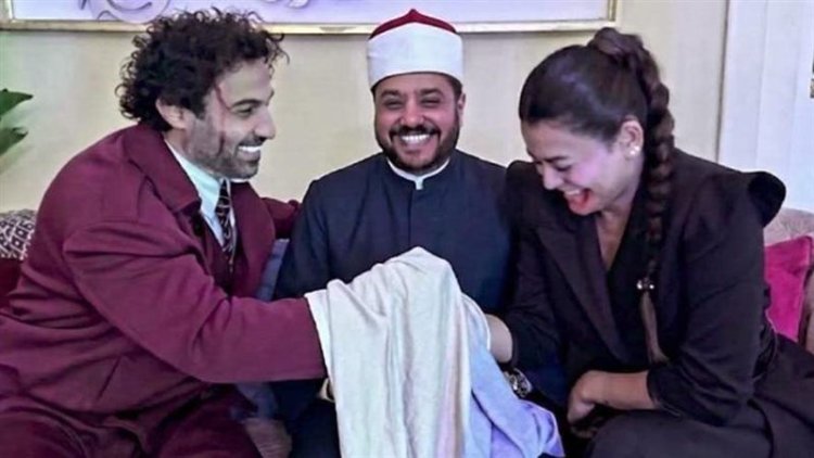 أول تعليق من أسماء جلال على صورتها مع أحمد فهمي بعد شائعات ارتباطهما