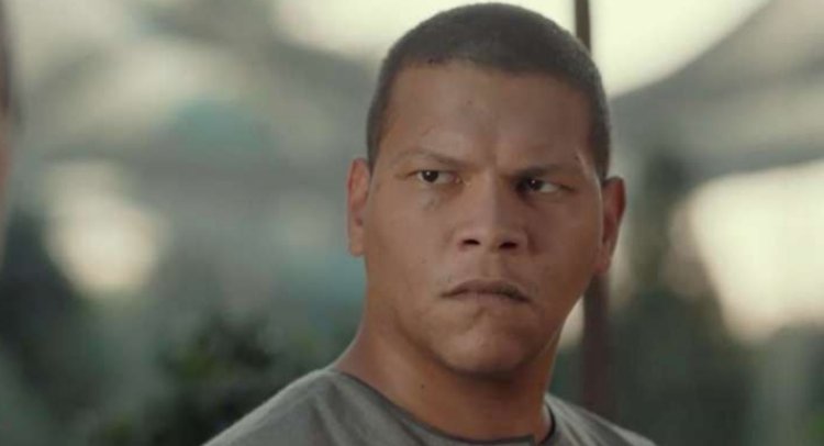 الحزن يخيم على الفنان أحمد عبد الحميد بعد وفاة ابنته ووالده خلال أيام قليلة