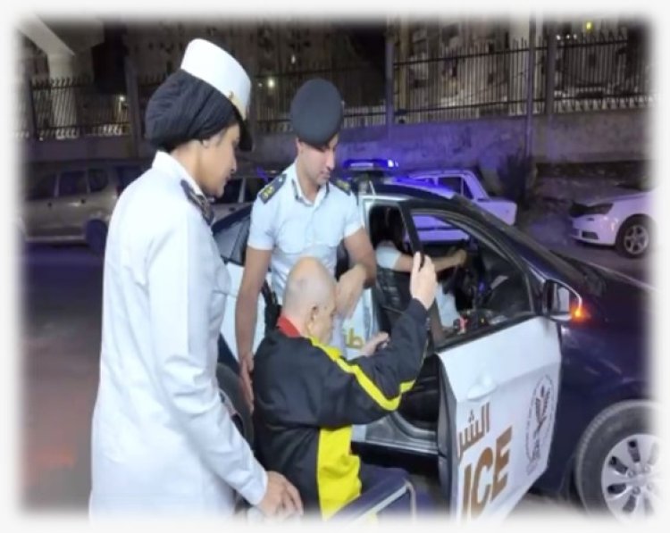 الشرطة  تساعد مواطنًا مسنًا للإدلاء بصوته في انتخابات مجلس النواب 2025
