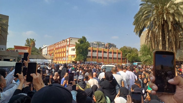 تشييع جثمان المطرب إسماعيل الليثي من مسقط رأسه بإمبابة في جنازة مهيبة