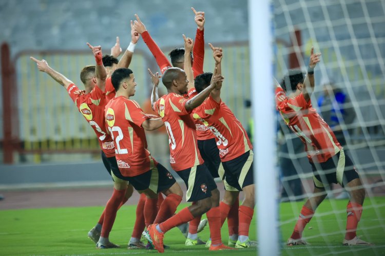 الأهلي يفوز على المصري بهدفين ويزاحم على صدارة الدوري
