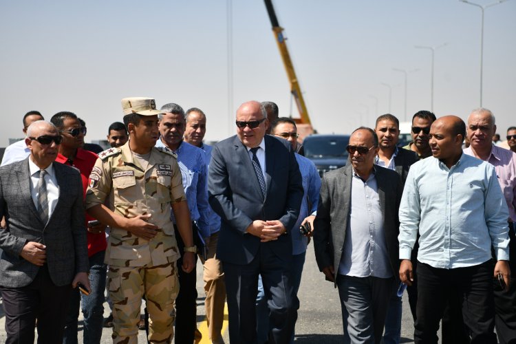 محافظ قنا يتفقد الانشاءات النهائية لمحور أبوتشت - دار السلام