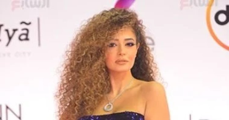 وفاة والد مصممة الأزياء ندى أكرم وتشييع الجنازة عصرا من مسجد الحصري
