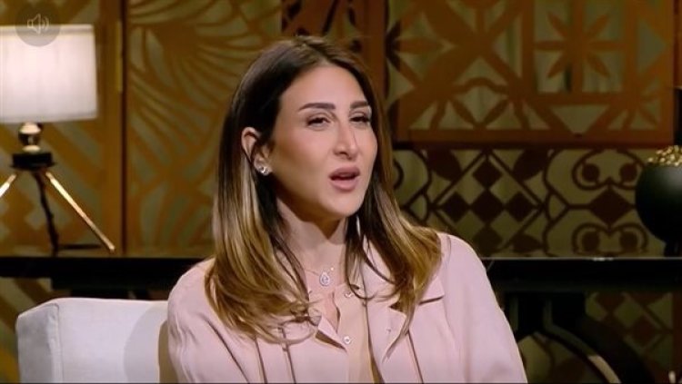 دينا غبور تتحدث عن طليقها: بحمد ربنا أنه أبو ولادي