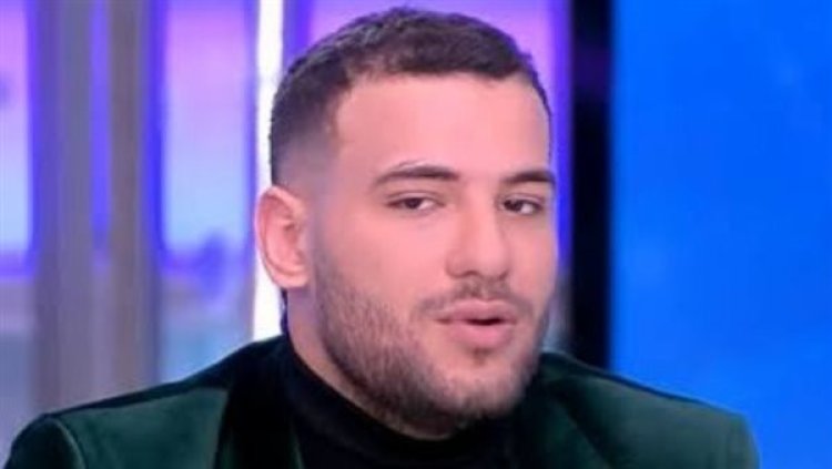 احتجاج المطرب مسلم أمام نقابة المهن الموسيقية والأمن يتدخل