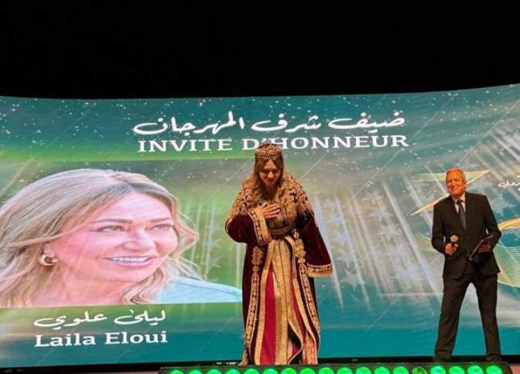 ليلى علوي تتألق بالزي المغربي في مهرجان الرباط الدولي