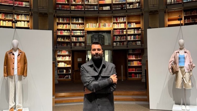 أحمد حاتم أول ممثل مصري يحضر أسبوع الموضة في باريس كضيف شرف لدار "ساندرو"