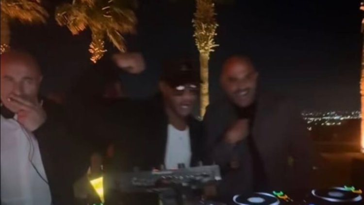 رغم وفاة والده.. محمد رمضان يشارك في حفل زفاف رجل الأعمال أحمد طارق 