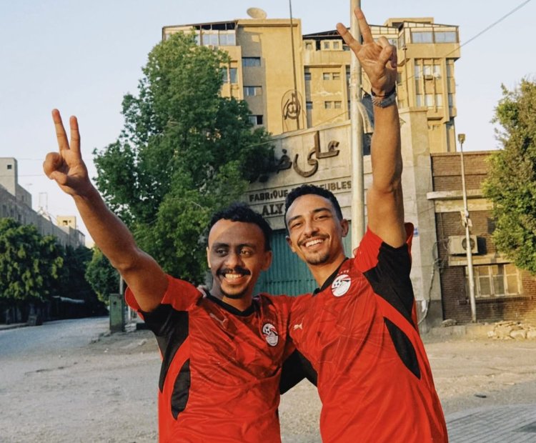 أبطال فيلم "محمود التاني" يحتفلون بفوز منتخب مصر على أستراليا بصور جديدة