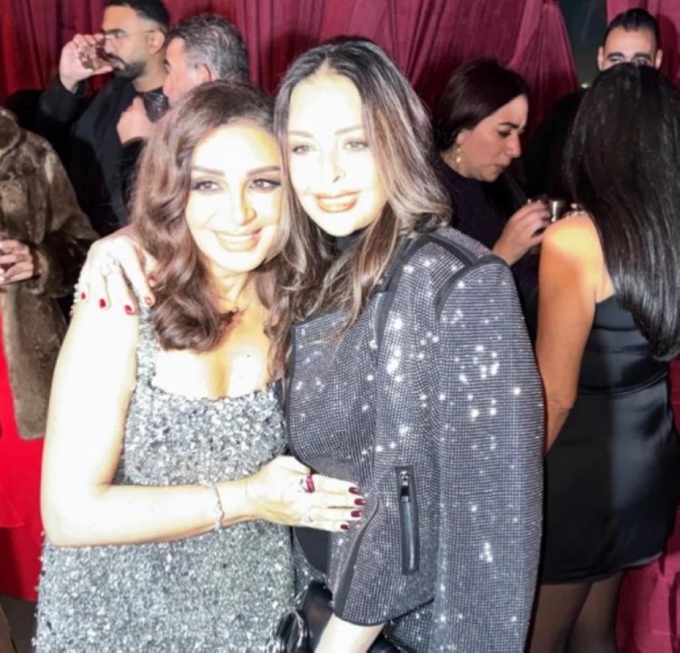 داليا البحيرى تحتفل مع أنغام بعيد ميلادها