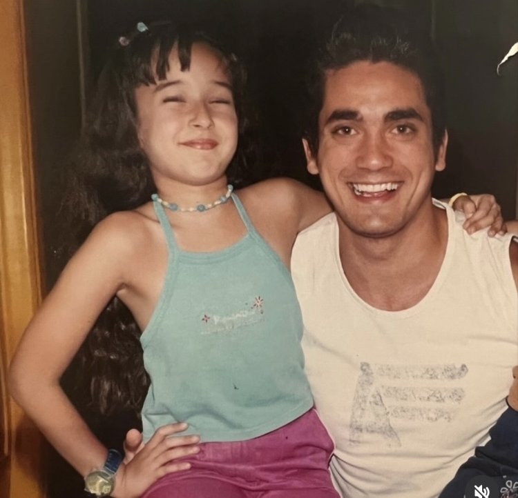 هنا الزاهد تنشر صورة نادرة من طفولتها مع أمير كرارة