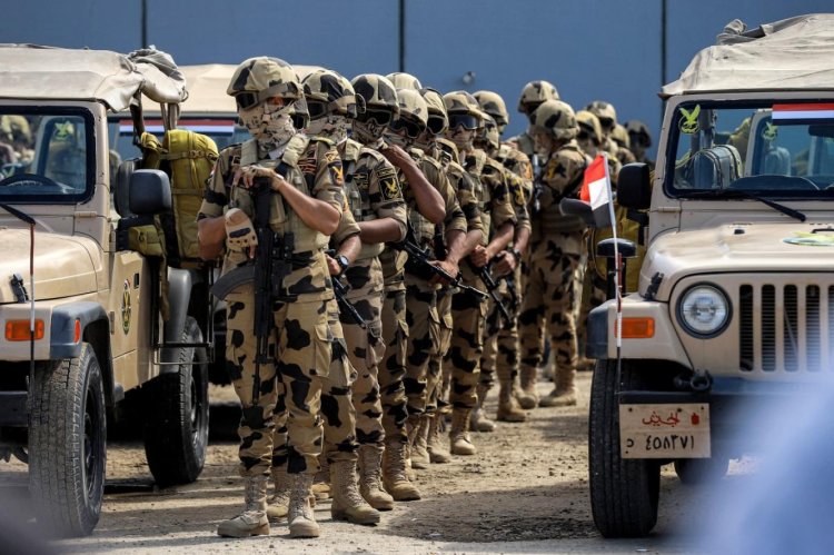 «وول ستريت جورنال» ترصد قوة الجيش المصري في تأمين حدود مصر الشرقية