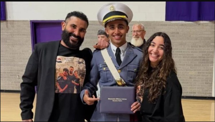 أحمد سعد يحتفل بتخرج نجله من الكلية رفقة ابنته جودي