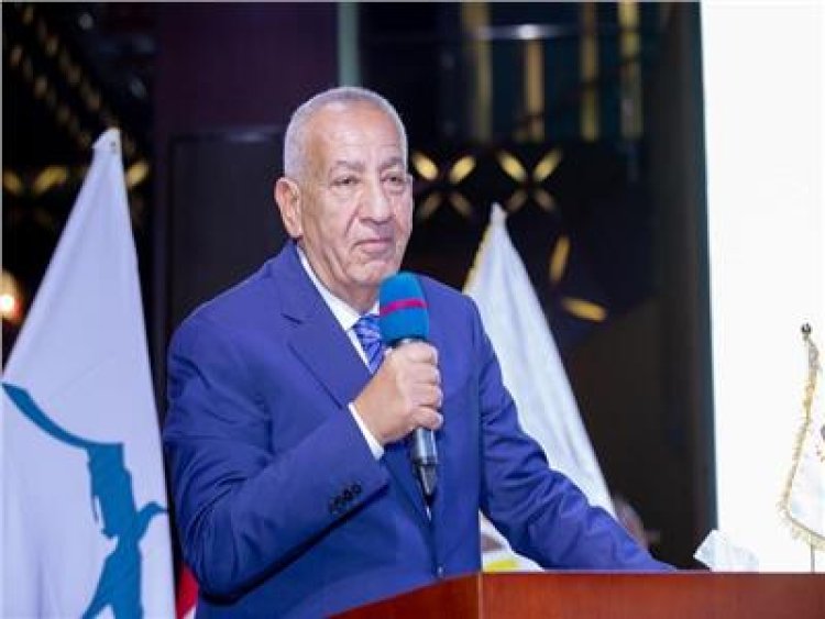 "كامل أبوعلي" يتراجع عن استقالته من المصري البورسعيدي