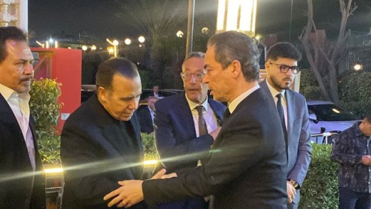 حضور لافت لنجوم الفن والإعلام في عزاء نجل الإعلامي محمود الورواري بمسجد الشرطة بالشيخ زايد