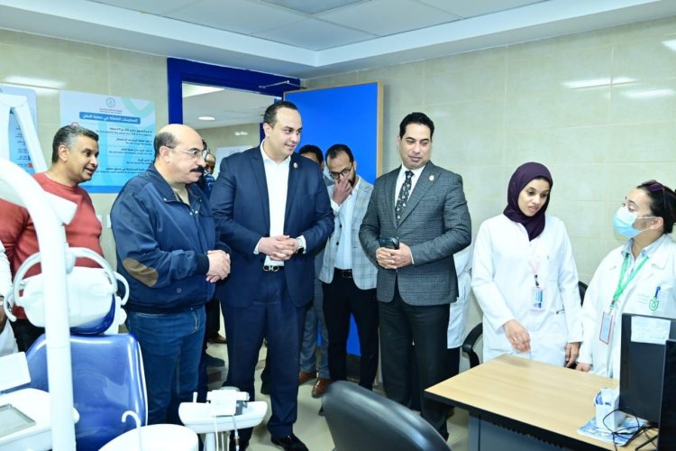 رئيس الرعاية الصحية ومحافظ أسوان يشيدان بكفاءة الخدمات بمركز طب أسرة السيل
