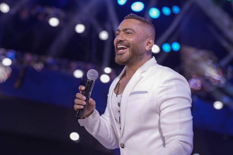 للمرة الأولى لايف.. تامر حسني يقدم أغاني ألبومه جديد في مهرجان العلمين