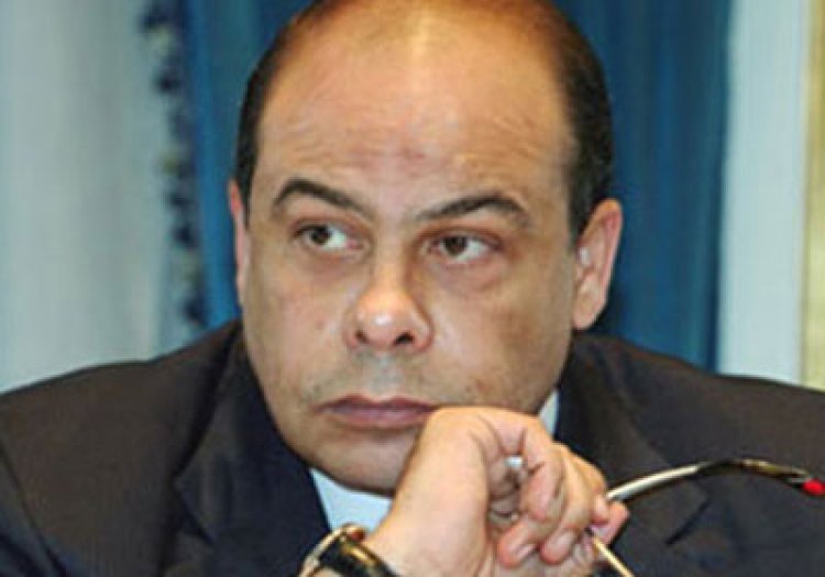 الدكتور أنس الفقي يعلّق على أزمة فرح كروان مشاكل: «اعذروا جهلي.. مين كروان مشاكل»