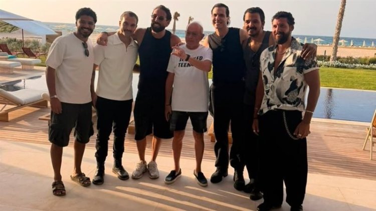 نجيب ساويرس يشيد بألبوم كايروكي الجديد: أمير عيد صوت نادر وقلب علينا المواجع