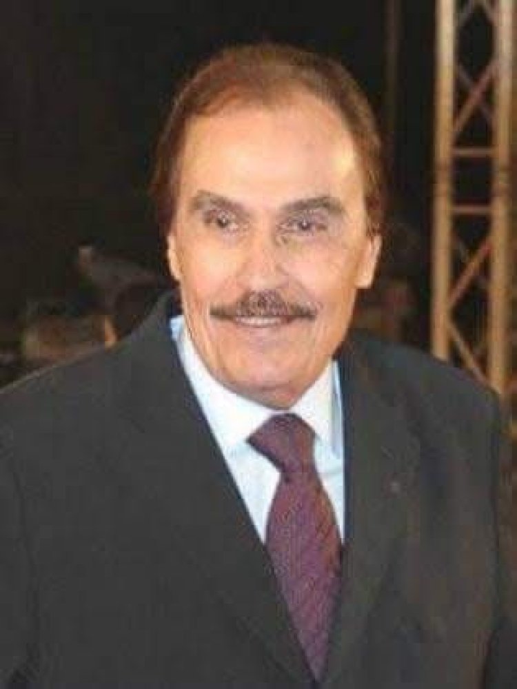 أيمن نور الدين يكتب:  في ذكرى رحيل عزت العلايلى .. السقا  لم يمت 