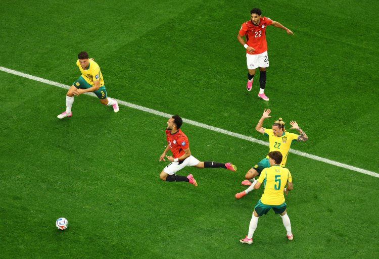 بعد التعادل (1-1) في 90 دقيقة.. مباراة مصر وأستراليا إلى الأشواط الإضافية