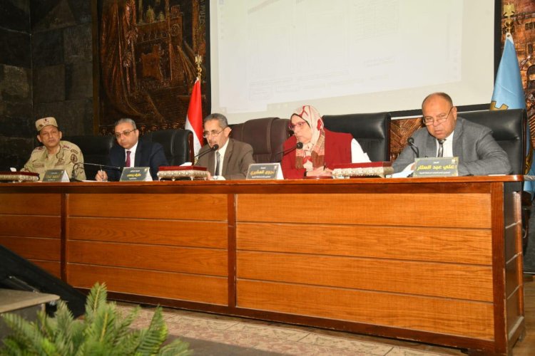 محافظ الغربية يترأس اجتماع المجلس التنفيذي بحضور أعضاء النواب والشيوخ