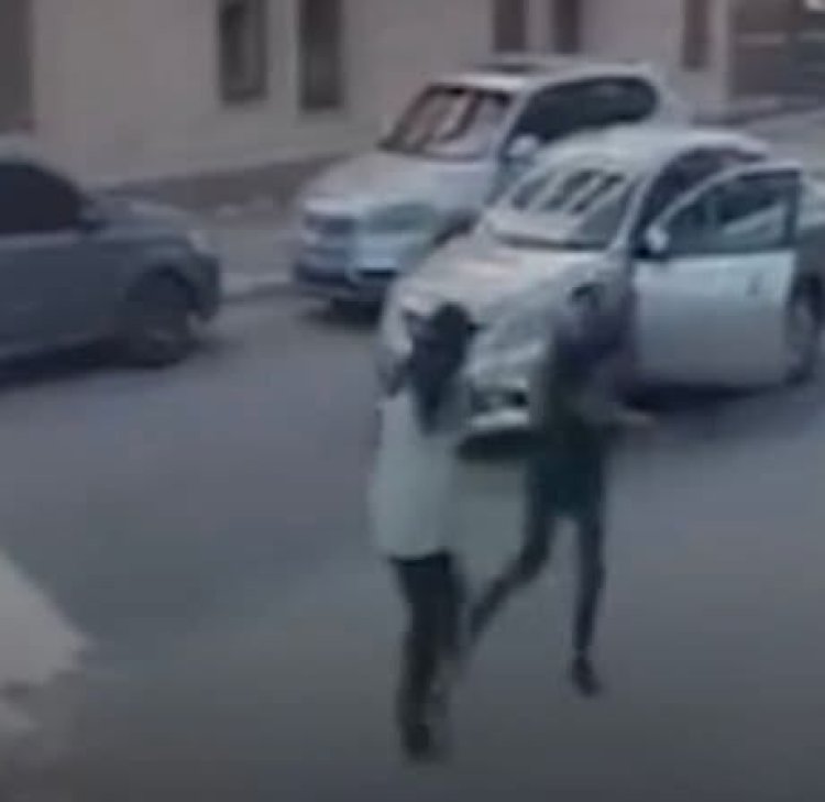 القبض على سائق بشركة توصيل شهيرة لتعديه على فتاة باستخدام سلك كهربائي بالتجمع الخامس