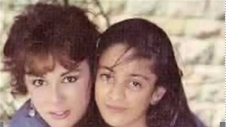 "مفيش كلام يتقال".. رانيا فريد شوقي تودع ياسمين ابنة نجلاء فتحي