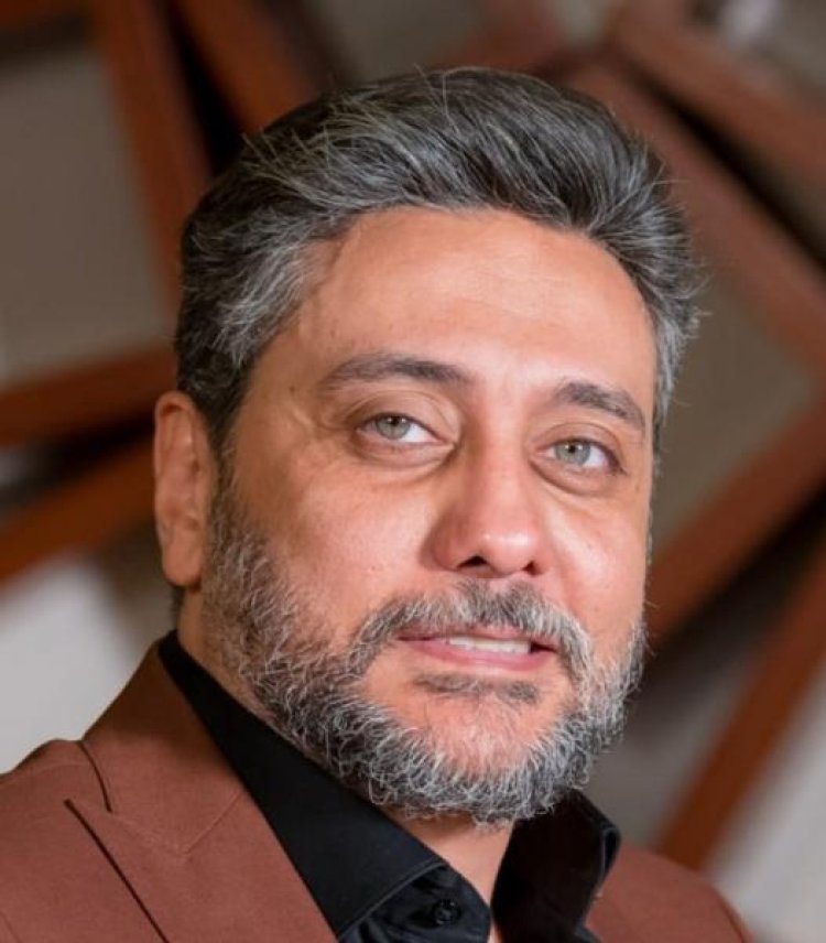 ليست مجرد واقعة تحرش.. تامر فرج يدق ناقوس الخطر حول تفكيك المجتمع بسبب فتاة الأتوبيس